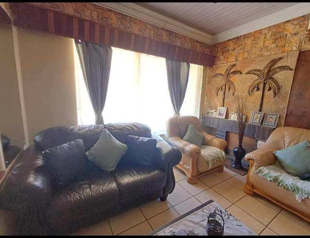 3 BEDROOM HOUSE TO LET IN VANDERBIJLPARK SW 1